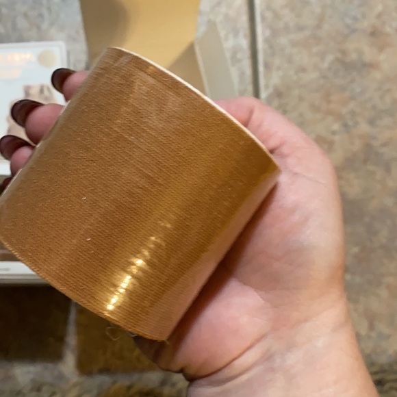 New Body Tape Light Brown/Cappuccino + Satin Nipple Covers  4 rolls included - Picture 4 of 6
